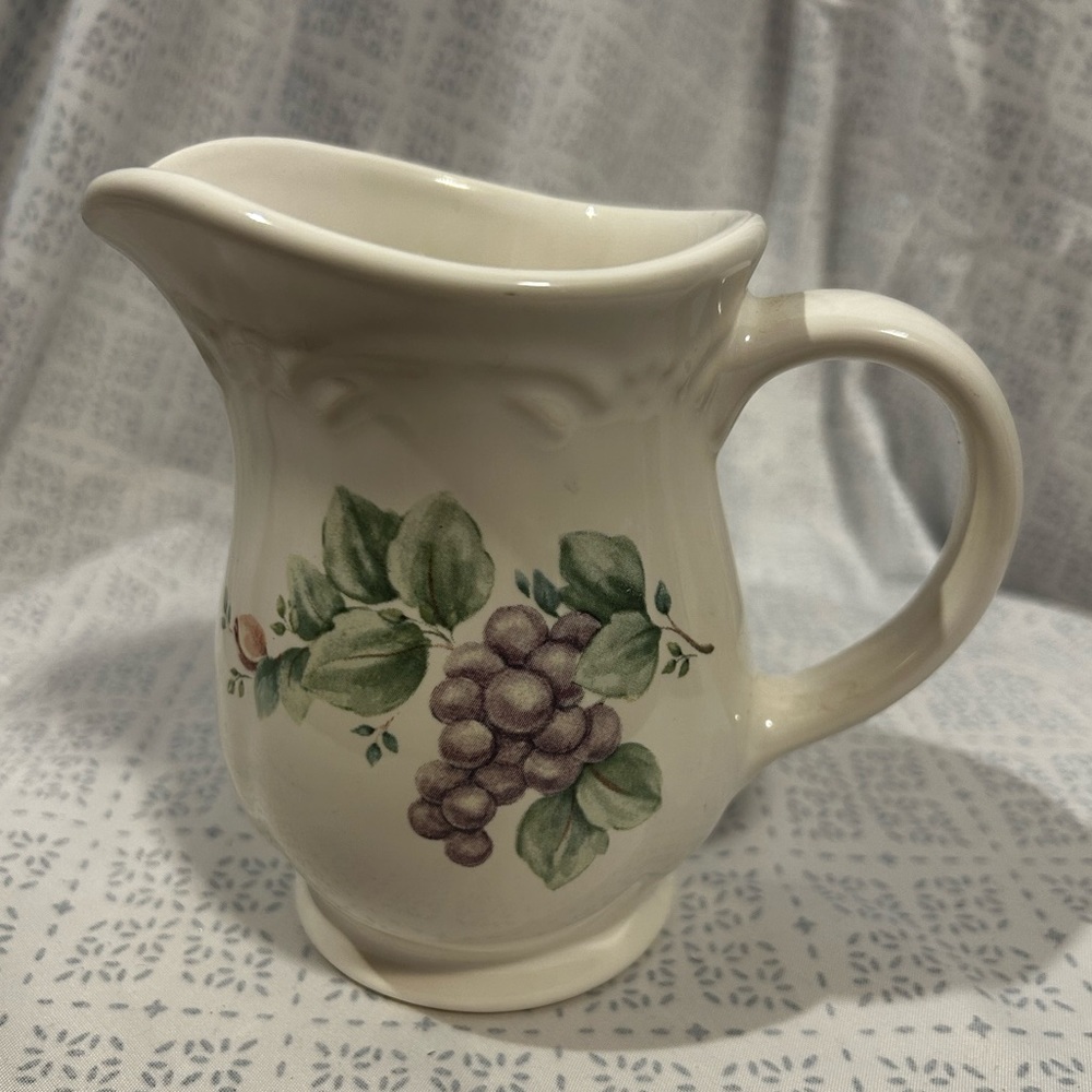 Vintage Pfaltzgraff Creamer; Grape vine